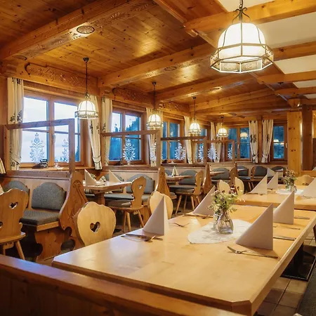 Jausenstation Pfefferbauer ツェル アム ゼー