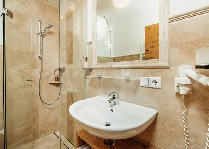 Jausenstation Pfefferbauer בית הארחה 3*